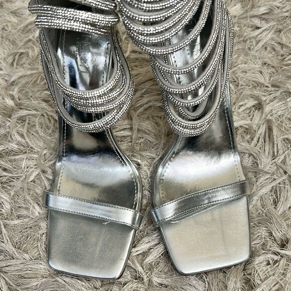 NWOB SIMMI Gracie Silver Mirror Diamanté Strappy Heeled Sandals US 9 UK 7 - Picture 7 of 12